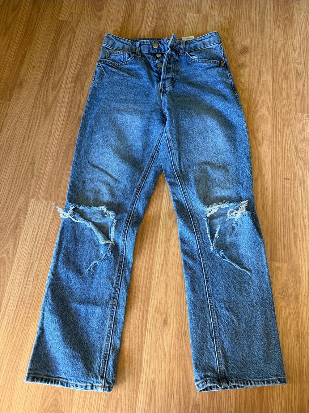 H&M distressed knee jeans